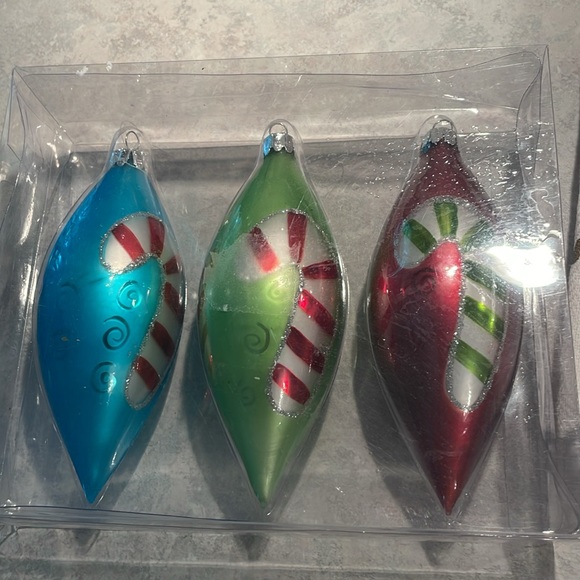 NWT The Paper Store towels & Christmas ornaments - Picture 7 of 7